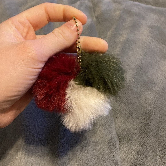 Fluffy Key chain - Picture 3 of 3